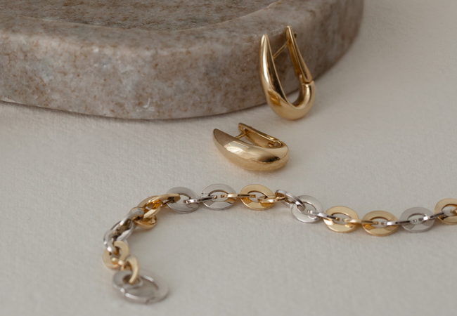 Best Mother's Day Gifts 2025 - If She Loves Gold Jewellery