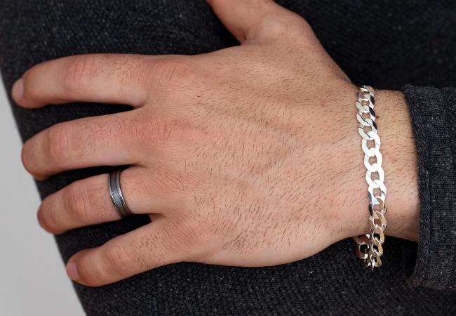 Black Magic: Why Men's Black Wedding Bands are Taking the Wedding World by Storm