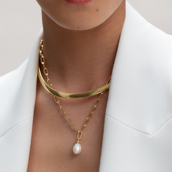 Gold Paper Link Pearl Necklace modelled