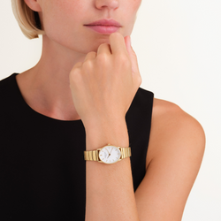 Rosefield Oval Pearl Gold Bracelet Wash