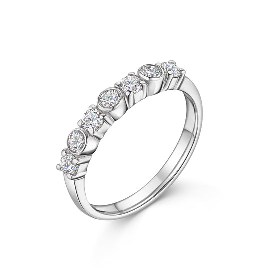 18ct White Gold Alternating Diamond Ring